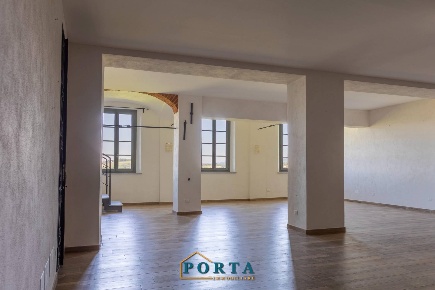 Foto Appartamento in Via Carassone 22, Mondovì Piazza di 247 m² in vendita
