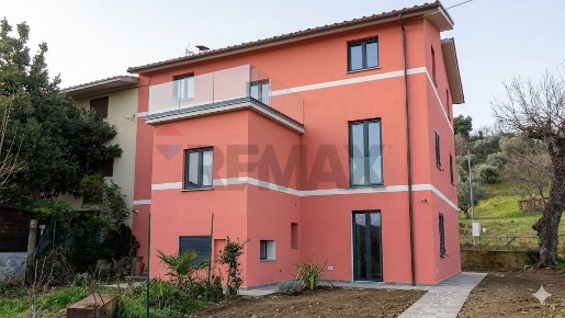 Foto Case semi ndipendenti in via Anello 62, Guardiagrele Centro di 216 m²