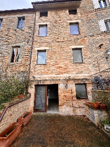 Foto Casa indipendente in piazza della Vittoria, Monte Vidon Corrado Centro