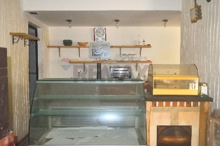 Foto Locale commerciale a Ossi di 142 m² con 3 locali in vendita