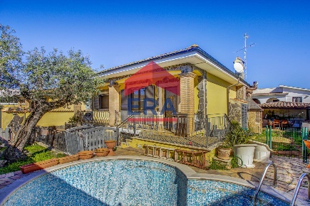 Foto Villa unifamiliare in Via di Pratica di Mare 62, Ardea Nuova Florida