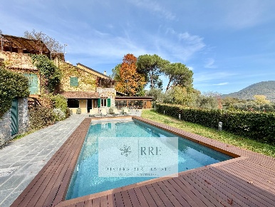 Foto Villa unifamiliare in dentro il Golf Club, Garlenda Villafranca