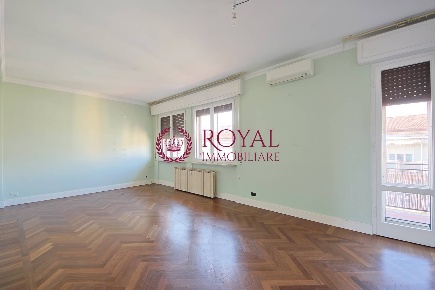 Foto Appartamento in Via Delle Siepi, Livorno Calzabigi di 200 m²