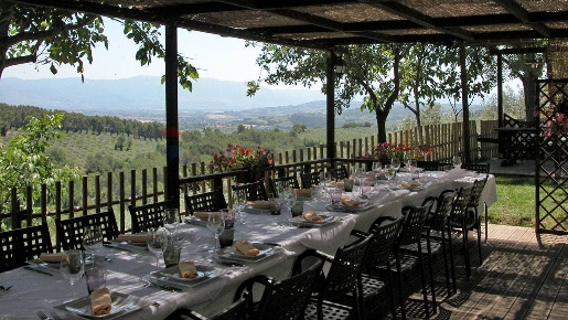 Foto Agriturismo a Bevagna di 525 m² con 15 locali in vendita
