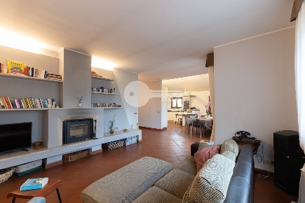 Foto Appartamento in Via Borgosatollo 16, Ghedi di 215 m² con 4 locali