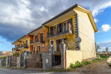 Foto Villa a schiera in via torretta 231, Acireale di 160 m² con 6 locali