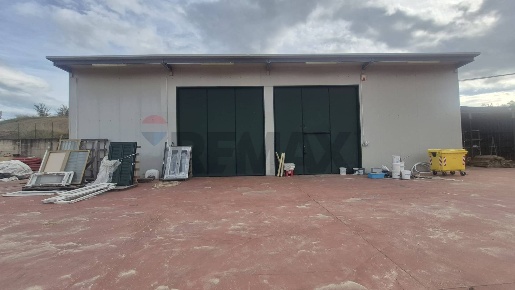 Foto Locale commerciale in Contrada Cunetta, Castilenti di 1187 m²