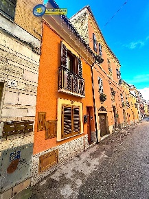 Foto Casa indipendente in via stazio 82, Teramo Centro di 107 m² in vendita