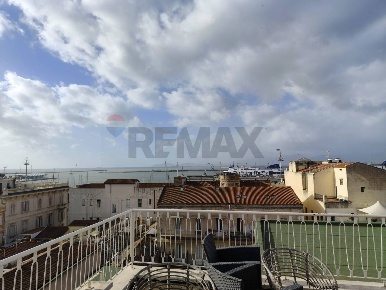 Foto Appartamento in Via Sardegna 60, Cagliari Marina di 124 m² in vendita