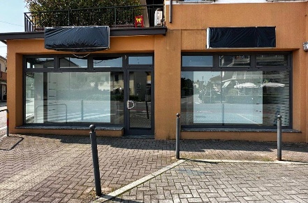 Foto Locale commerciale in Via Castellana, Martellago Centro di 125 m²