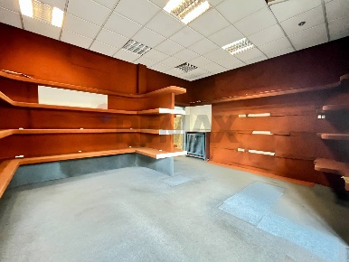 Foto Negozio in Via Torino 69, Gallarate Arnate di 83 m² con 2 locali