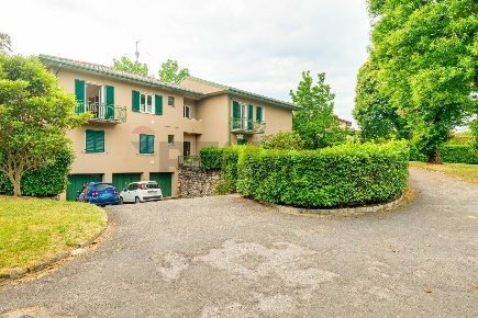 Foto Appartamento in VIA AL RONCO 12, Barasso di 102 m² con 3 locali