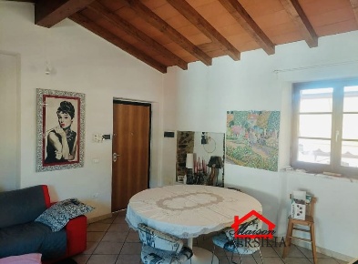 Foto Appartamento a Massa Turano di 70 m² con 4 locali in vendita