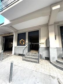 Foto Locale commerciale a Caivano Centro di 45 m² con 1 locali in affitto