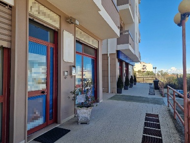 Foto Attività commerciale in VIA CARLO COLLODI n.9, Matera di 85 m²