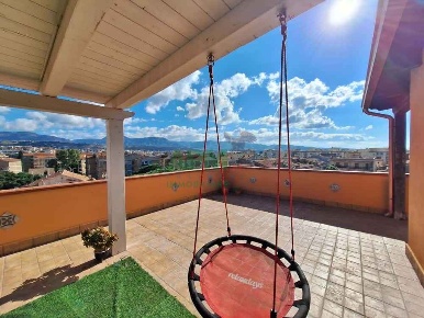 Foto Attico in via sbarre inferiori 379, Reggio di Calabria di 91 m²