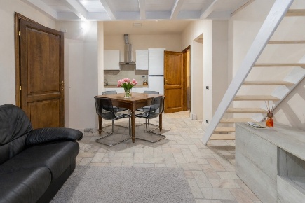 Foto Appartamento in Via Vincenzo Santini 27, Pietrasanta di 181 m²