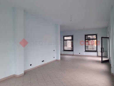 Foto Negozio in Piazza annita bollati 3, Cerro Maggiore Cantalupo di 95 m²