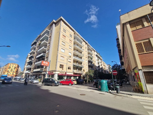 appartamento in vendita a Palermo in zona Politeama