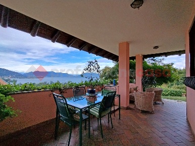 Foto Casa indipendente in per ghevio, Meina Piantini di 224 m² con 5 locali