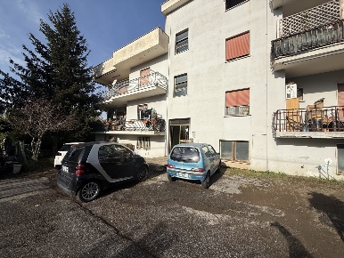 Foto Appartamento in Via Roghudi 85, Roma Morena di 110 m² con 3 locali