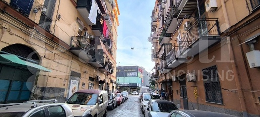 Foto Negozio in Via pietro giannone 28, Napoli Arenaccia di 35 m²