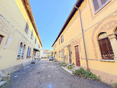 Foto Casa indipendente a Cuggiono Centro di 110 m² con 3 locali in vendita