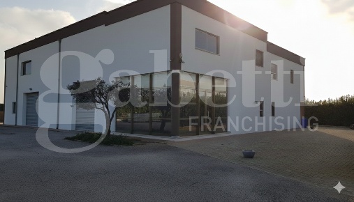 Foto Capannone industriale in Via Fracastoro 2, Brindisi di 460 m²