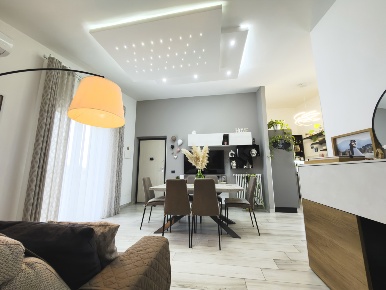 Foto Attico in Via G. MACCARIELLO 9, Casapulla di 115 m² con 4 locali