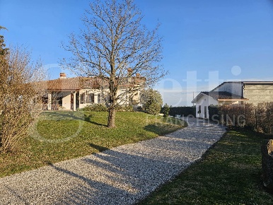 Foto Villa singola a Correzzola Villa Del Bosco di 265 m² con 5 locali