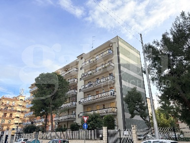 Foto Appartamento in Via PEUCETIA 36/A, Bari Japigia di 110 m² con 4 locali