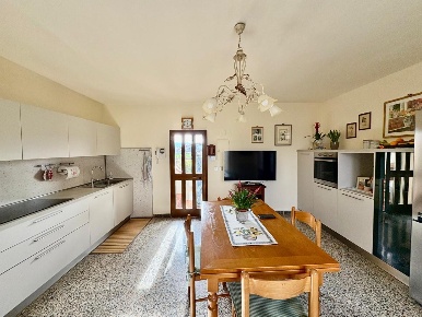 Foto Casa indipendente a Castelfiorentino Centro di 250 m² con 7 locali
