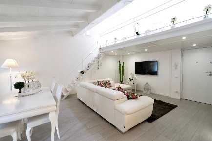 Foto Appartamento a Massa Centro di 100 m² con 4 locali in vendita