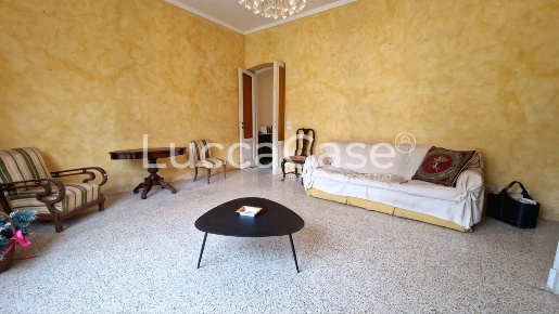 Foto Villa unifamiliare a Lucca Balbano di 200 m² con 13 locali in vendita
