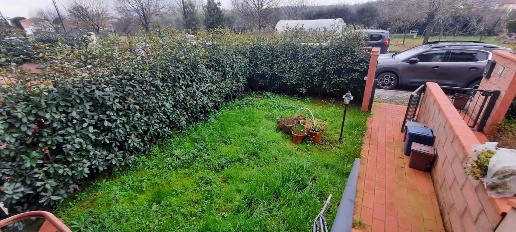 Foto Villa a schiera a Castelfranco di Sotto Centro di 130 m² con 6 locali