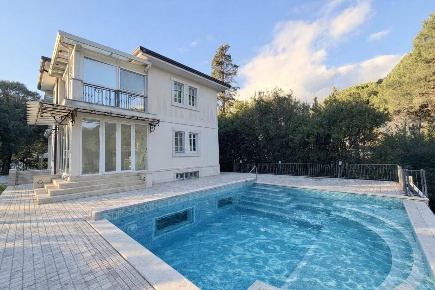 Foto Villa unifamiliare a Camaiore Camaiore Paese di 450 m² con 8 locali