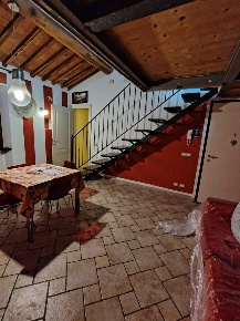 Foto Appartamento a Carrara Avenza di 50 m² con 2 locali in vendita