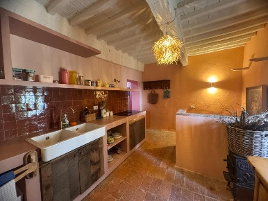 Foto Casa indipendente a Chiusdino di 100 m² con 6 locali in vendita