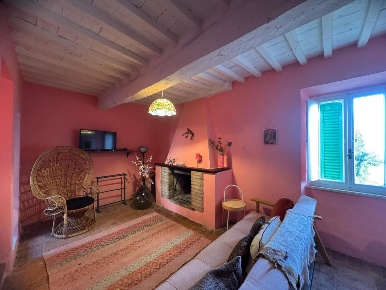 Foto Casa indipendente a Chiusdino di 100 m² con 6 locali in vendita