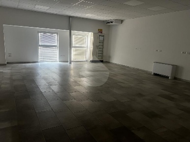 Foto Ufficio in via Penna, Perugia di 200 m² con 5 locali in affitto