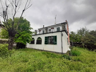 Foto Casa indipendente a Alessandria di 150 m² con 5 locali in vendita