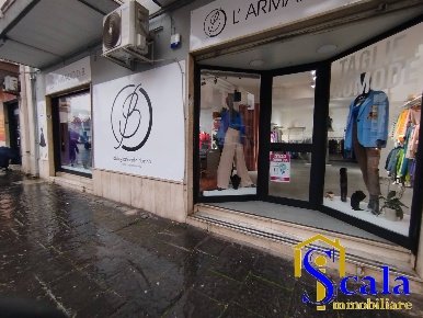 Foto Locale commerciale in CORSO ALDO MORO, Santa Maria Capua Vetere