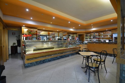 Foto Locale commerciale a Matera Centro di 238 m² in vendita