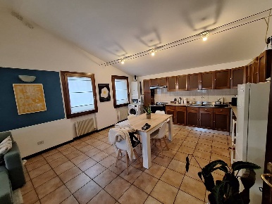 Foto Appartamento in via ambrosi 28, Montebelluna Centro di 75 m²