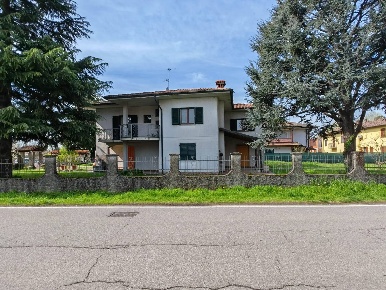 Foto Villa unifamiliare in Via Fanfulla 2, Corte Palasio Cadilana di 320 m²