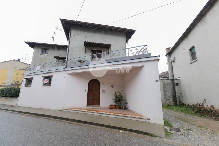 Foto Appartamento in Via Dante Alighieri 4, Gambara Centro di 70 m²