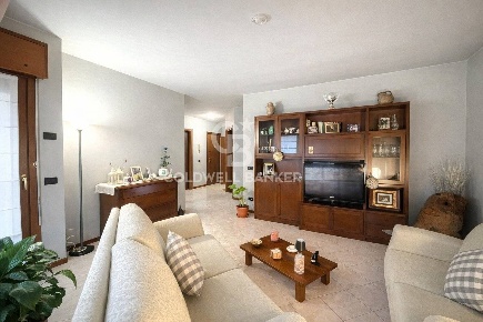 Foto Appartamento in Via G. Verdi, Omegna Centro di 85 m² con 4 locali