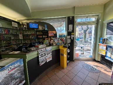 Foto Attività commerciale in Mazzini 32, Cisano Bergamasco Centro di 40 m²