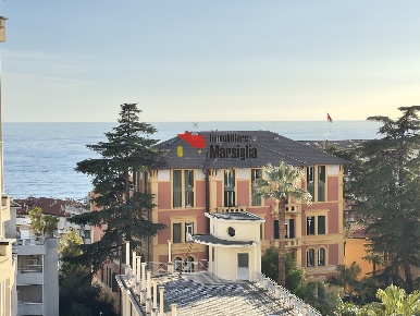 Foto Appartamento in Via Privata Fratelli Asquasciati 63, Sanremo di 110 m²