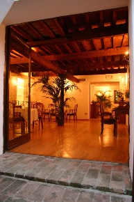 Foto Locale commerciale a Santarcangelo di Romagna di 200 m² con 3 locali